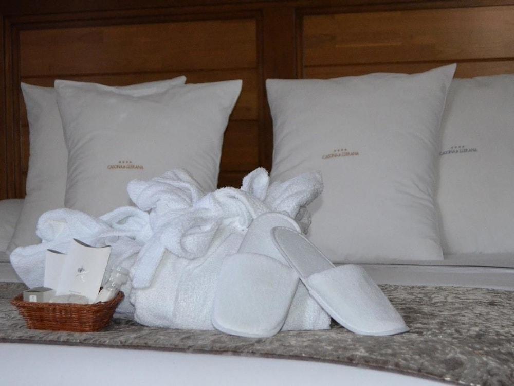 Akla Hotel Suites Valles Pasiegos Saro ภายนอก รูปภาพ