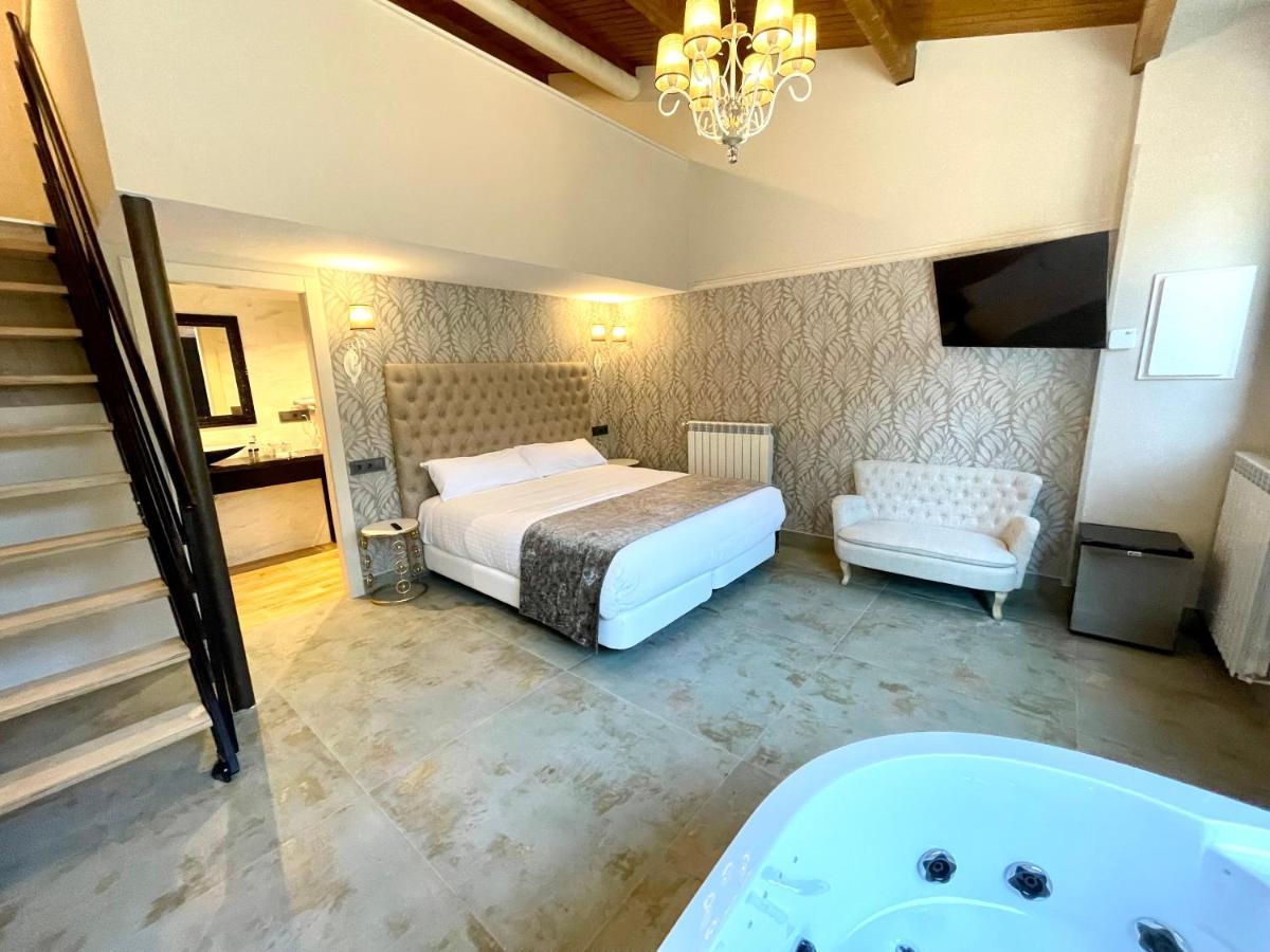Akla Hotel Suites Valles Pasiegos Saro ภายนอก รูปภาพ