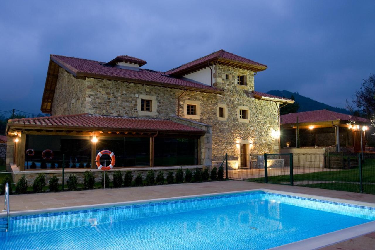 Akla Hotel Suites Valles Pasiegos Saro ภายนอก รูปภาพ