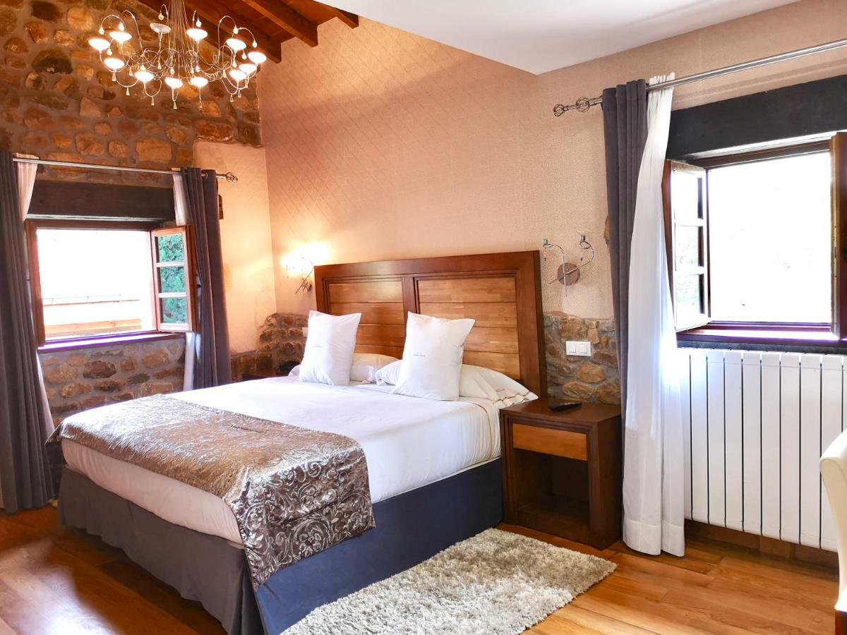 Akla Hotel Suites Valles Pasiegos Saro ภายนอก รูปภาพ